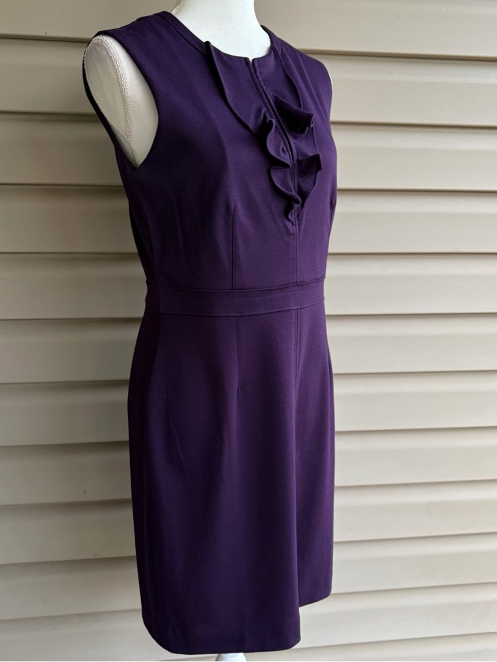 •Banana Republic• NWT Purple Ruffle Front Sheath Dress - Size 8 - Picture 4 of 7